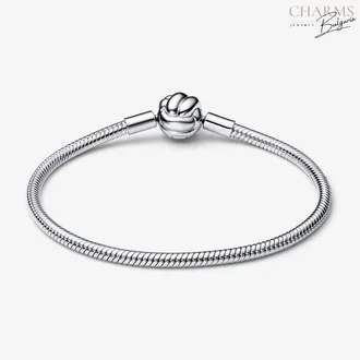 Завързани заедно