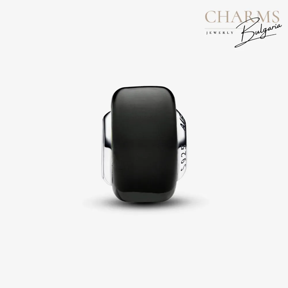 Малките неща в черно